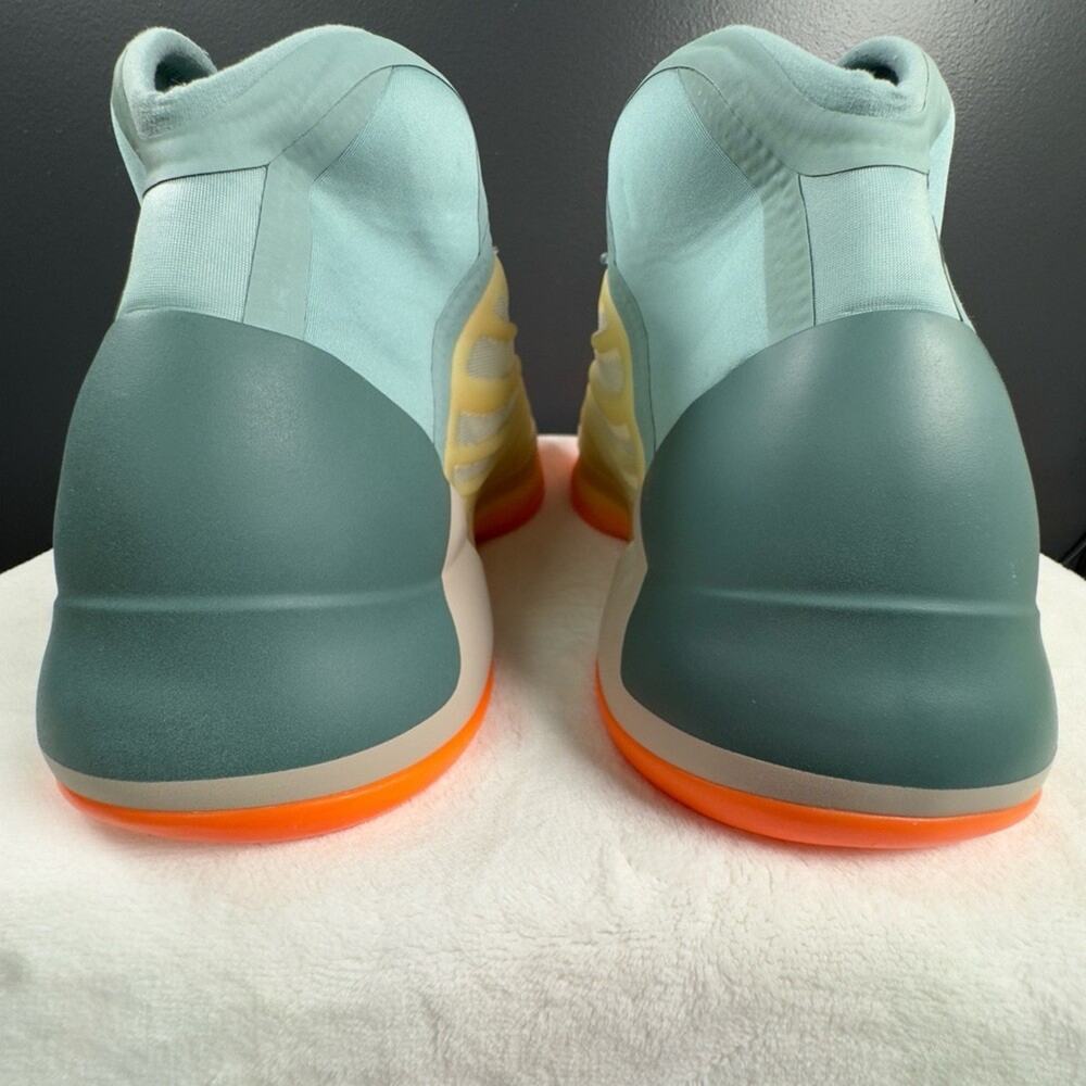 Yeezy Quantum ‘Hi-Res Coral’ | HP6595 | 11M - Picture 8 of 16